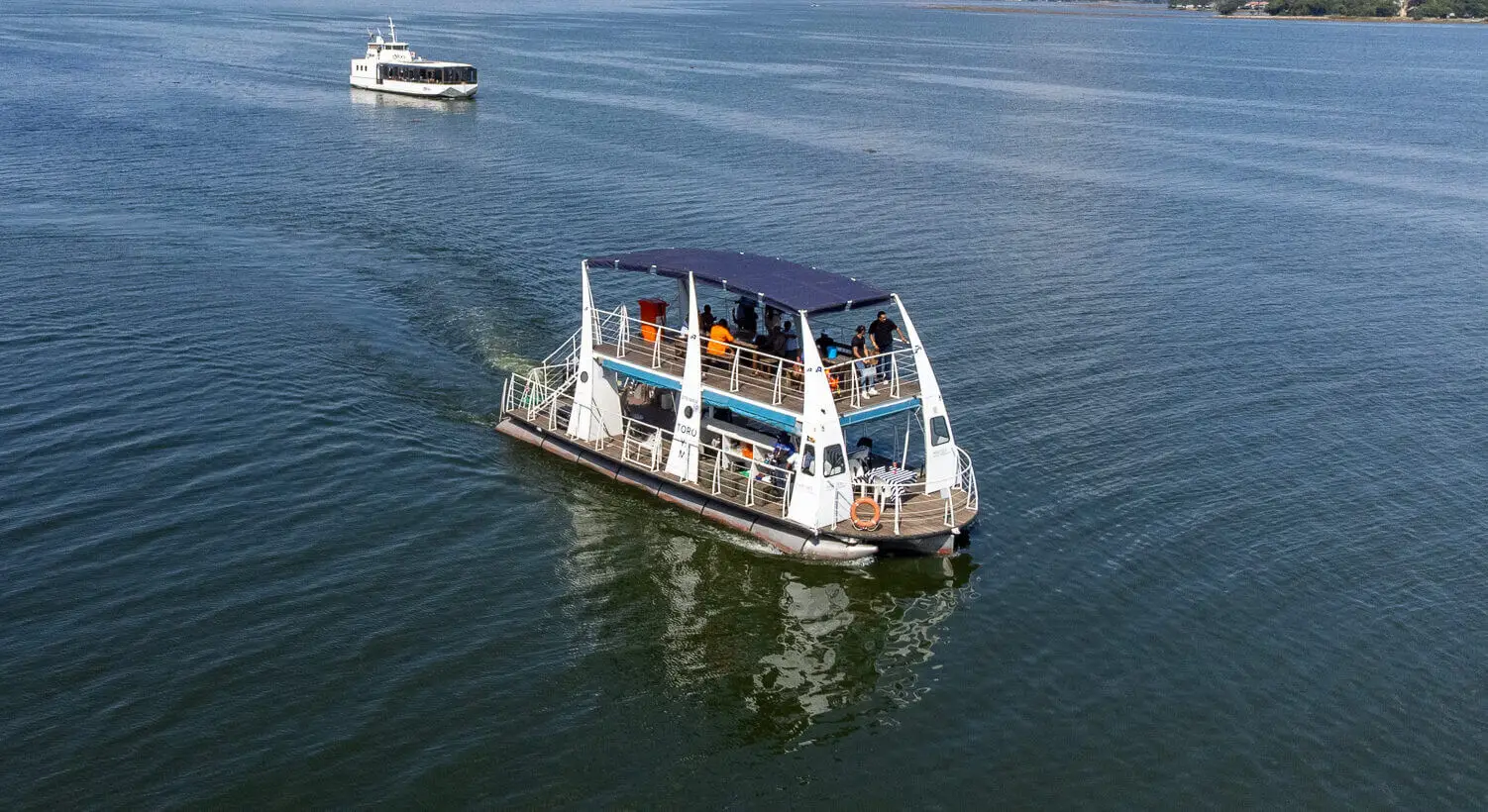 One-hour scenic cruise