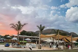 Casual lunches and sundowners